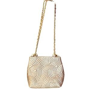 Bags By Marlo Vintage 90s Pale Gold Quilted Chain Strap Medium size